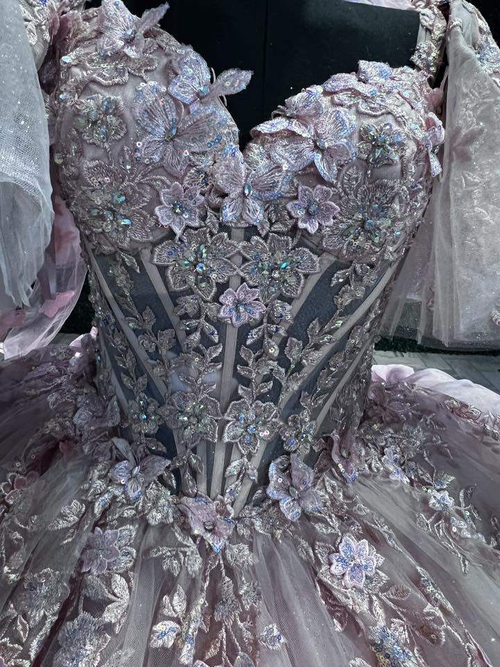 Detalle gris de pedrería La Ideal